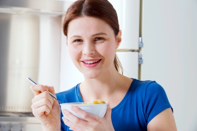 woman eating breakfast