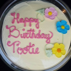 birthday-cake-evelyn